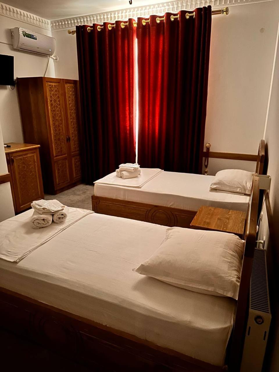 בוקורו Munis Hotel מראה חיצוני תמונה