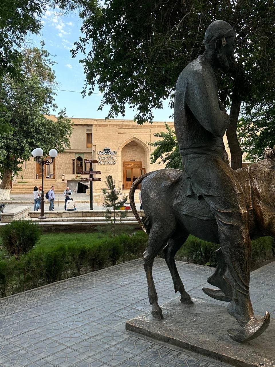 בוקורו Munis Hotel מראה חיצוני תמונה