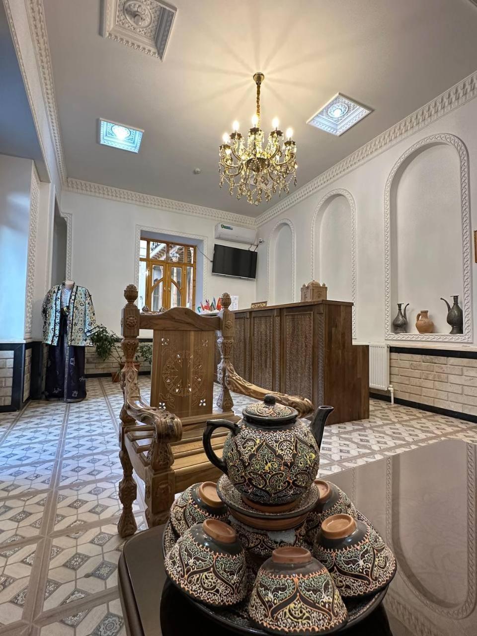 בוקורו Munis Hotel מראה חיצוני תמונה