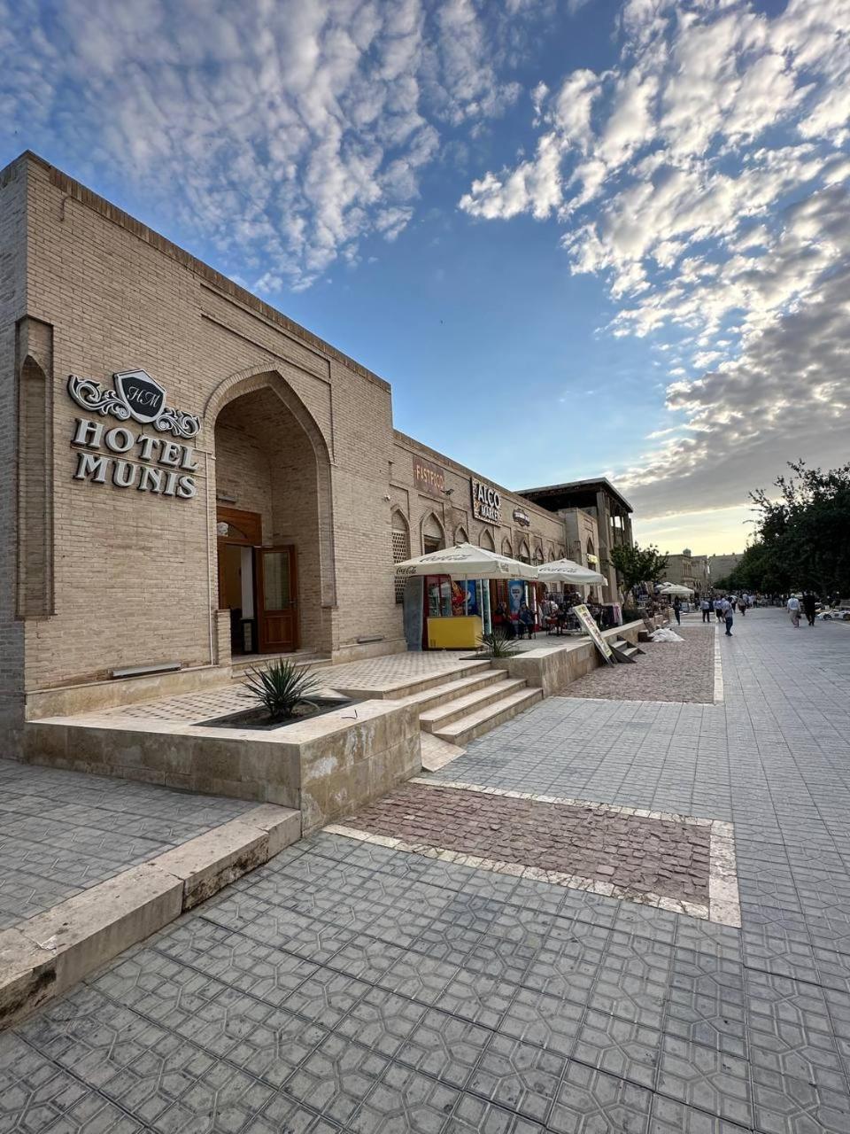 בוקורו Munis Hotel מראה חיצוני תמונה