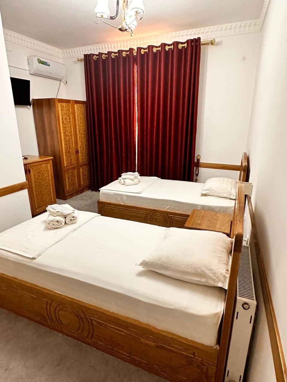 בוקורו Munis Hotel מראה חיצוני תמונה