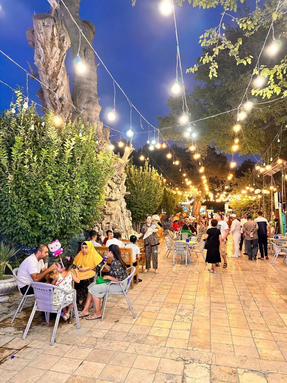 בוקורו Munis Hotel מראה חיצוני תמונה