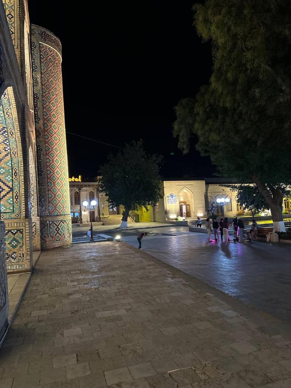 בוקורו Munis Hotel מראה חיצוני תמונה